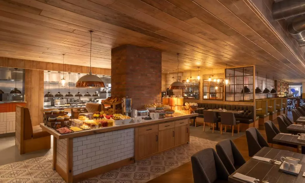 London: 4* Deluxe Double or Executive King Room Stay with Breakfast