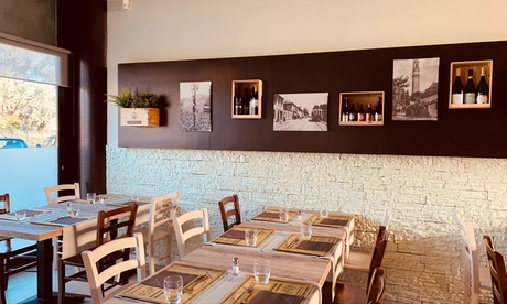 Menu di pinsa alla carta con dolce e birra per 2 o 4 persone da Amici House (sconto fino a 42%)