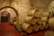 Visita guiada a bodega con acceso a sala de sensaciones, cata de 3 vinos y aperitivo para 2 o 4 personas al 39% - Second Medium