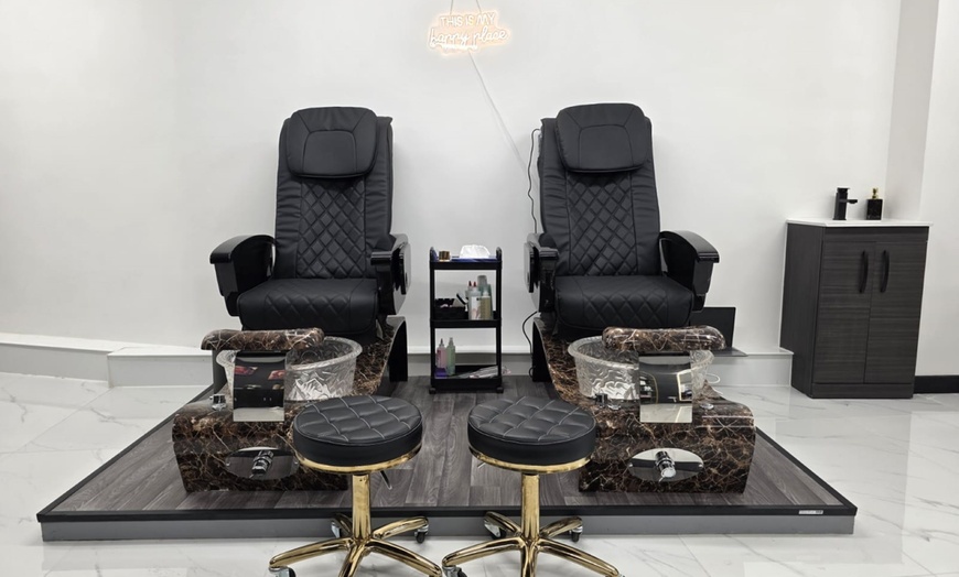 Image 4: Transform Your Hair with Cut, Wash & Blow-dry, Keratin or Highlights