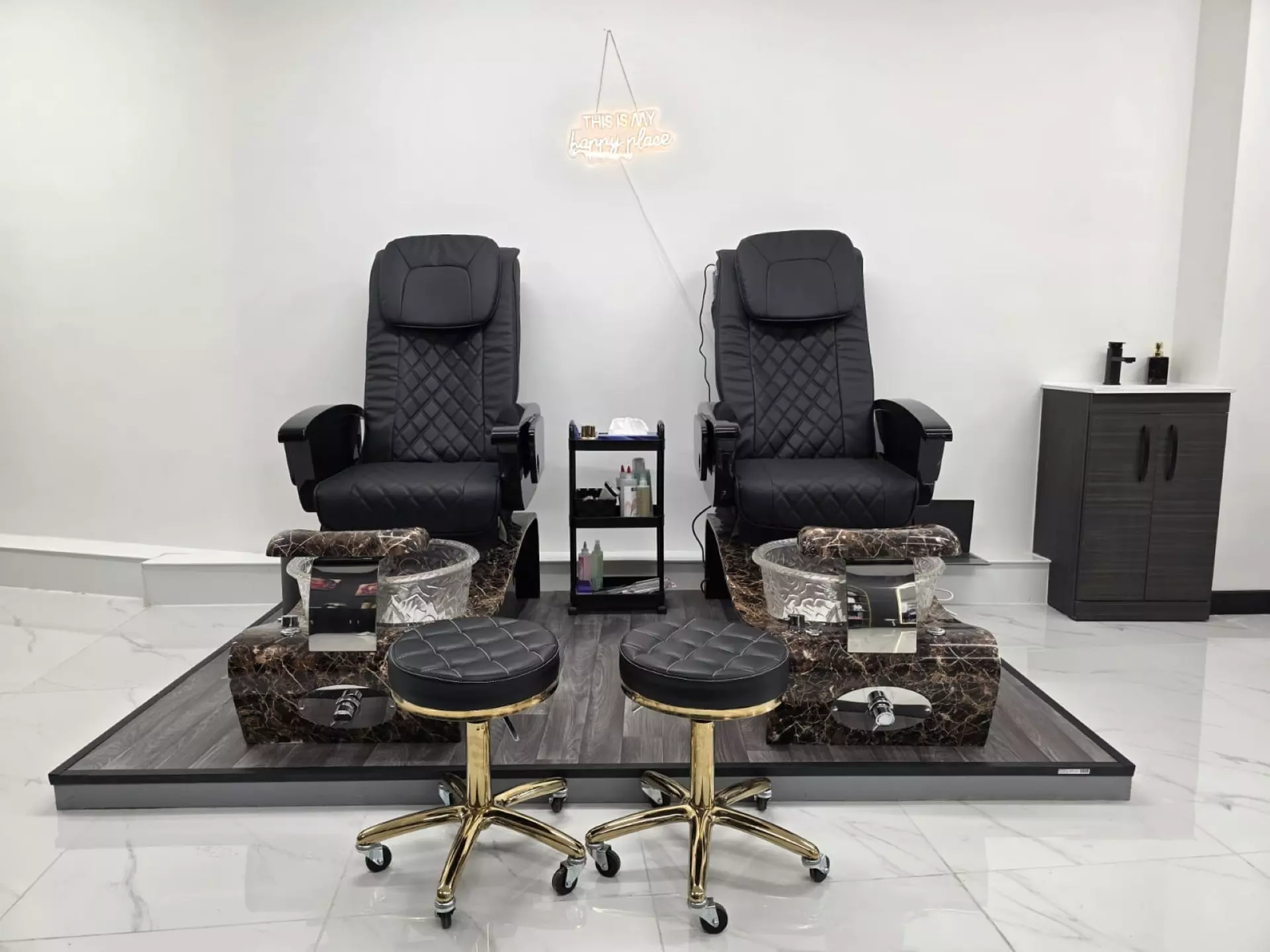 Transform Your Hair with Cut, Wash & Blow-dry, Keratin or Highlights