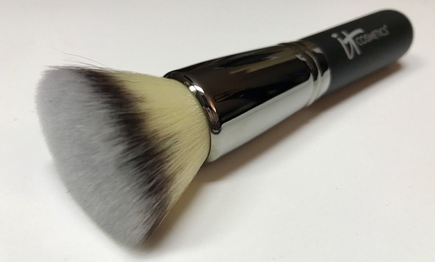 Image 4: IT Cosmetics Heavenly Luxe Brush by Jamie Kern 6