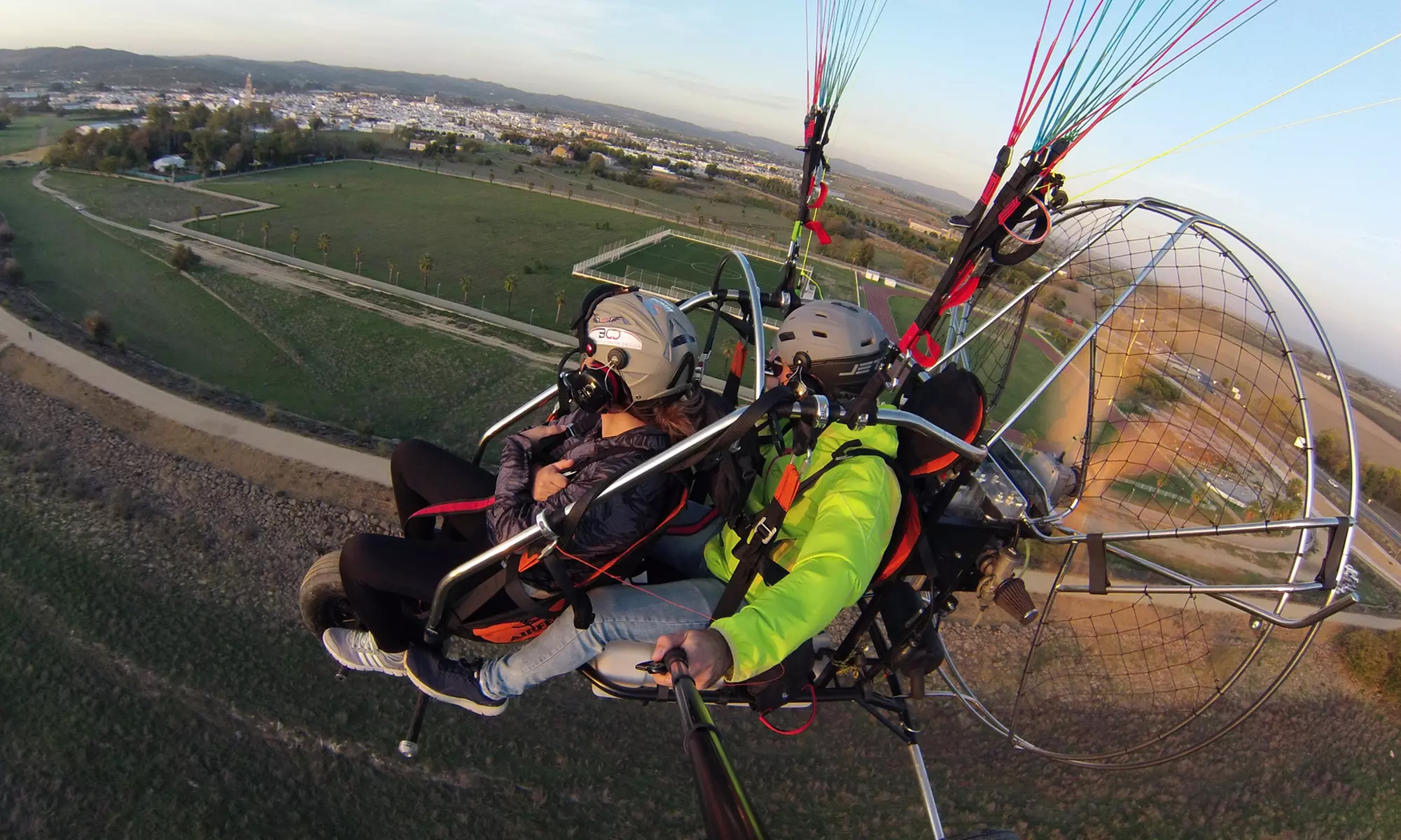 Aventura en el aire: vuelo de 30 minutos en paramotor para 1 o 2 personas, con hasta un 23% de descuento - Image 7