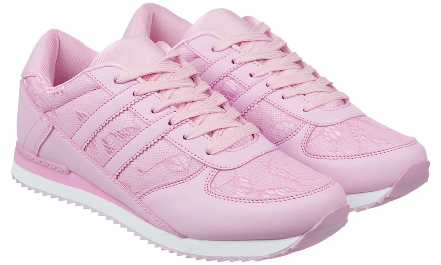 Image 16: Women's Memory-Foam Trainers