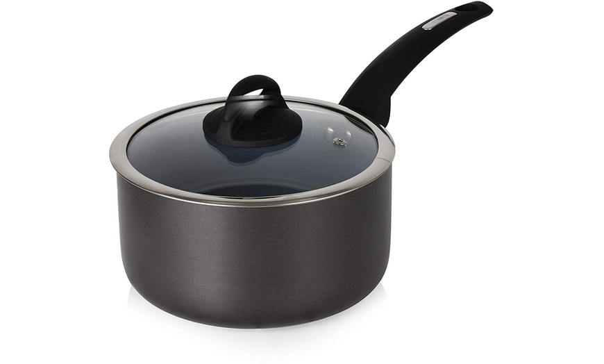 Image 1: Tower Non-Stick Saucepan