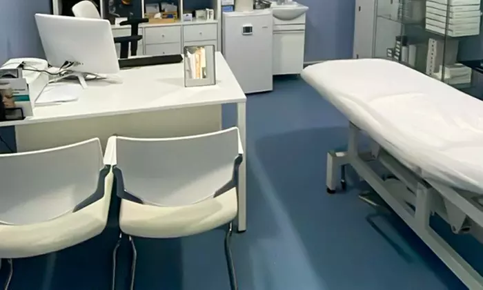 Infiltración de 1 vial de relleno dérmico en labios para 1 persona