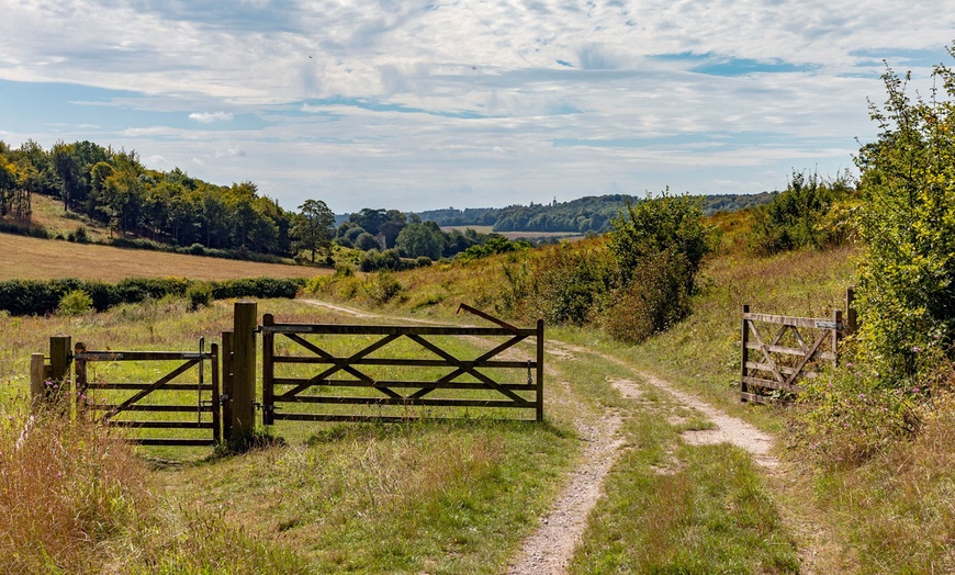 Image 2: Oxfordshire: 4*Standard Double Room Stay w/Breakfast & Optional Dinner