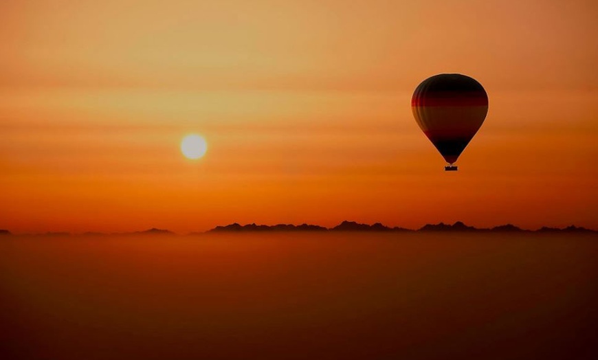 Image 11: Hot Air Balloon Ride