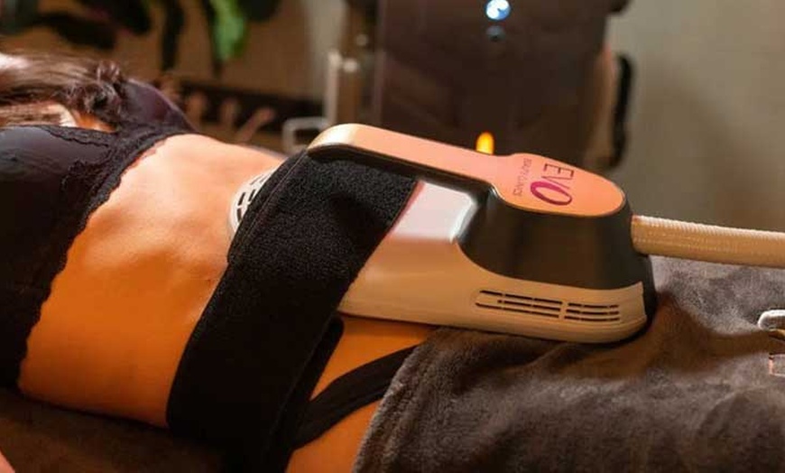 Image 1: Tonifica tus músculos con electroestimulación de última generación