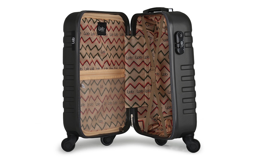 Image 24: LPB Cabin Suitcase and Vanity Set