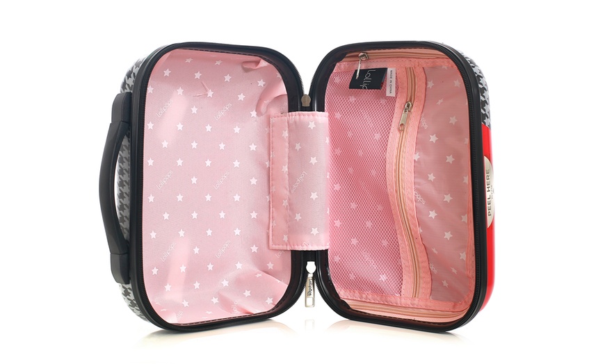 Image 11: Set of Three Suitcases and Vanity