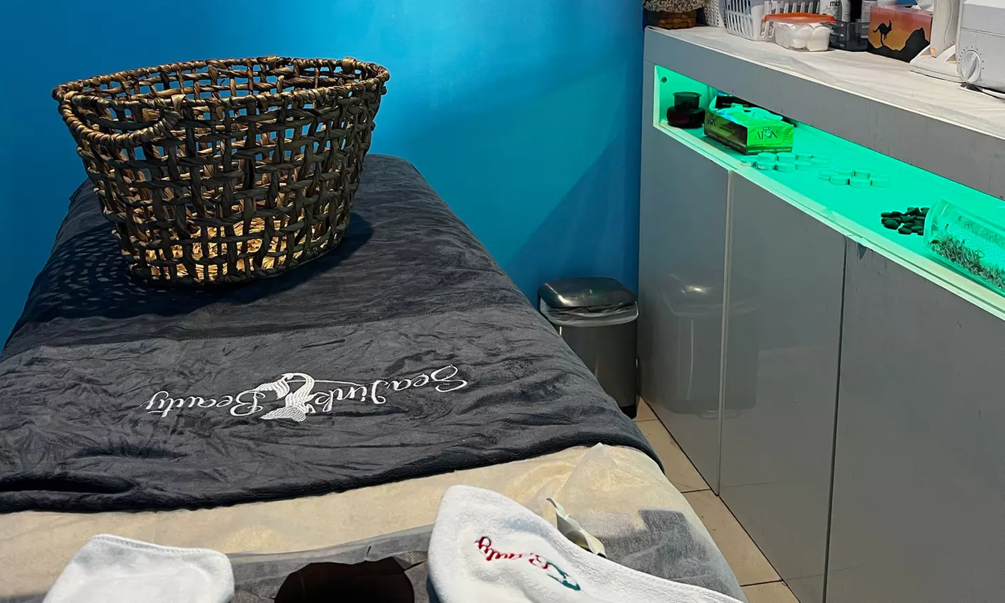 Up to 34% Off on Eyelash Extensions at SeaLink Beauty Massage and Spa - Second Medium