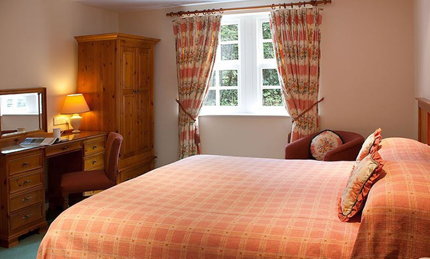 Image 4: Windermere: 1, 2 or 3 Nights with Breakfast