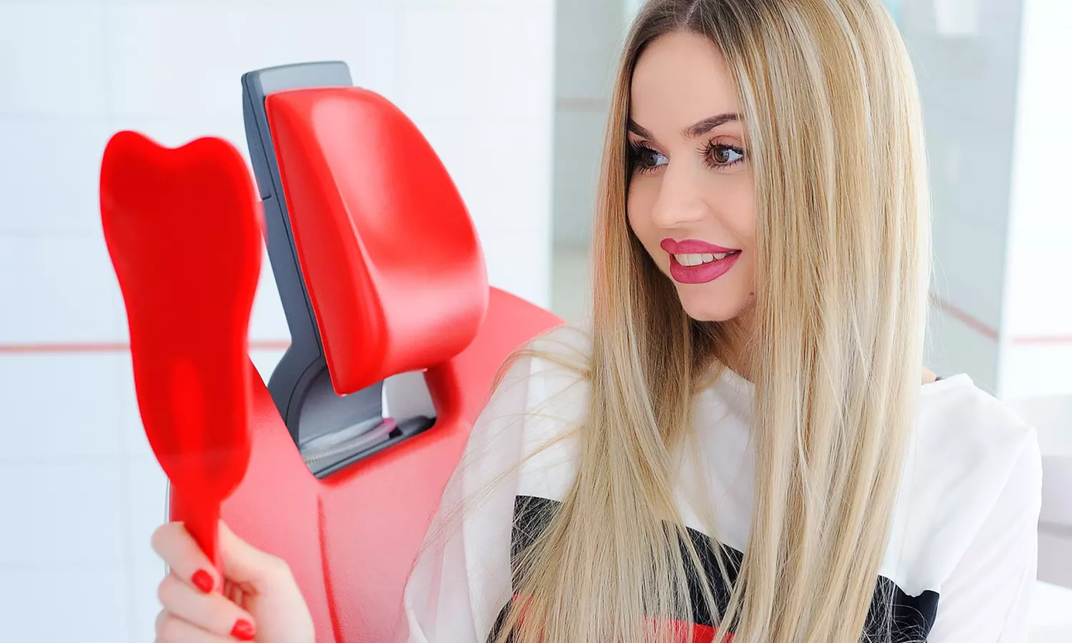 Teeth Whitening at Miami Kiss