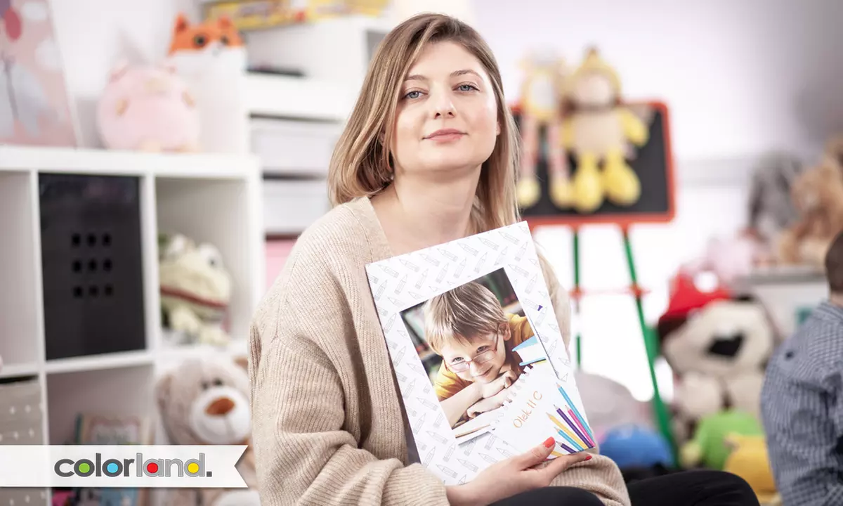 28-stronicowa (od 34,99 zł) lub 40-stronicowa fotoksiążka szkolna (od 38,99 zł) z firmą Colorland - Primary Image