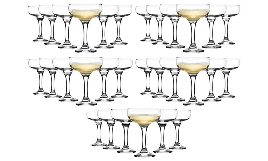 Image 8: Vintage-Style Champagne Glasses