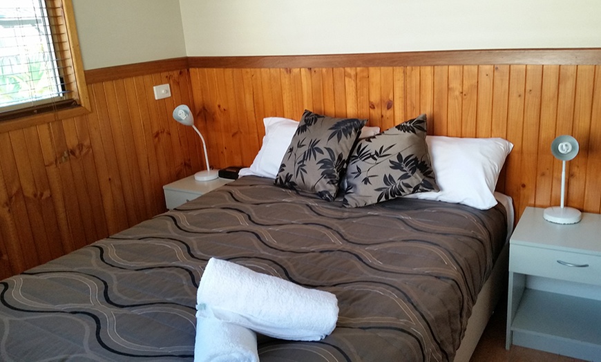 Image 2: Yamba: 2-Night Villa Stay with Boat Hire