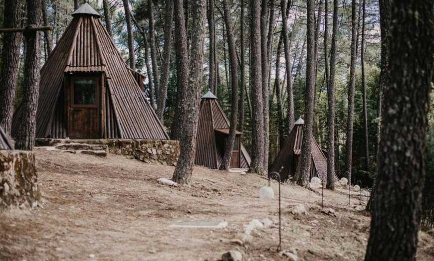 Image 2: Ávila: 1-2 noches en tipi con desayuno buffet en Glamping The Teepee 