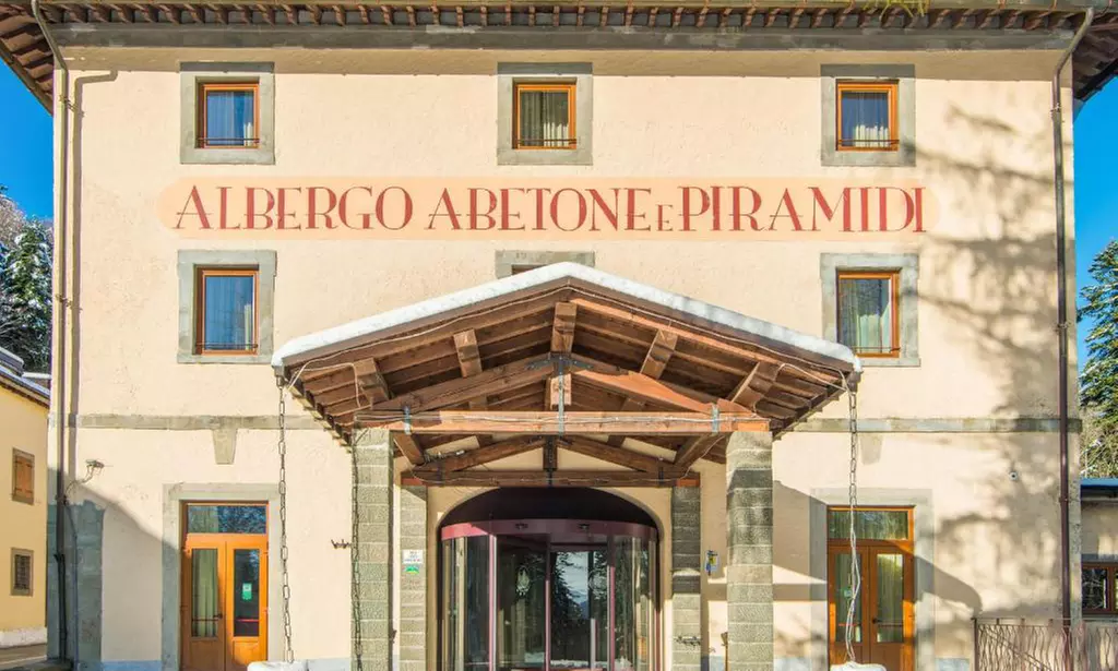 Pistoia 4*: camera doppia con colazione, cena e Spa