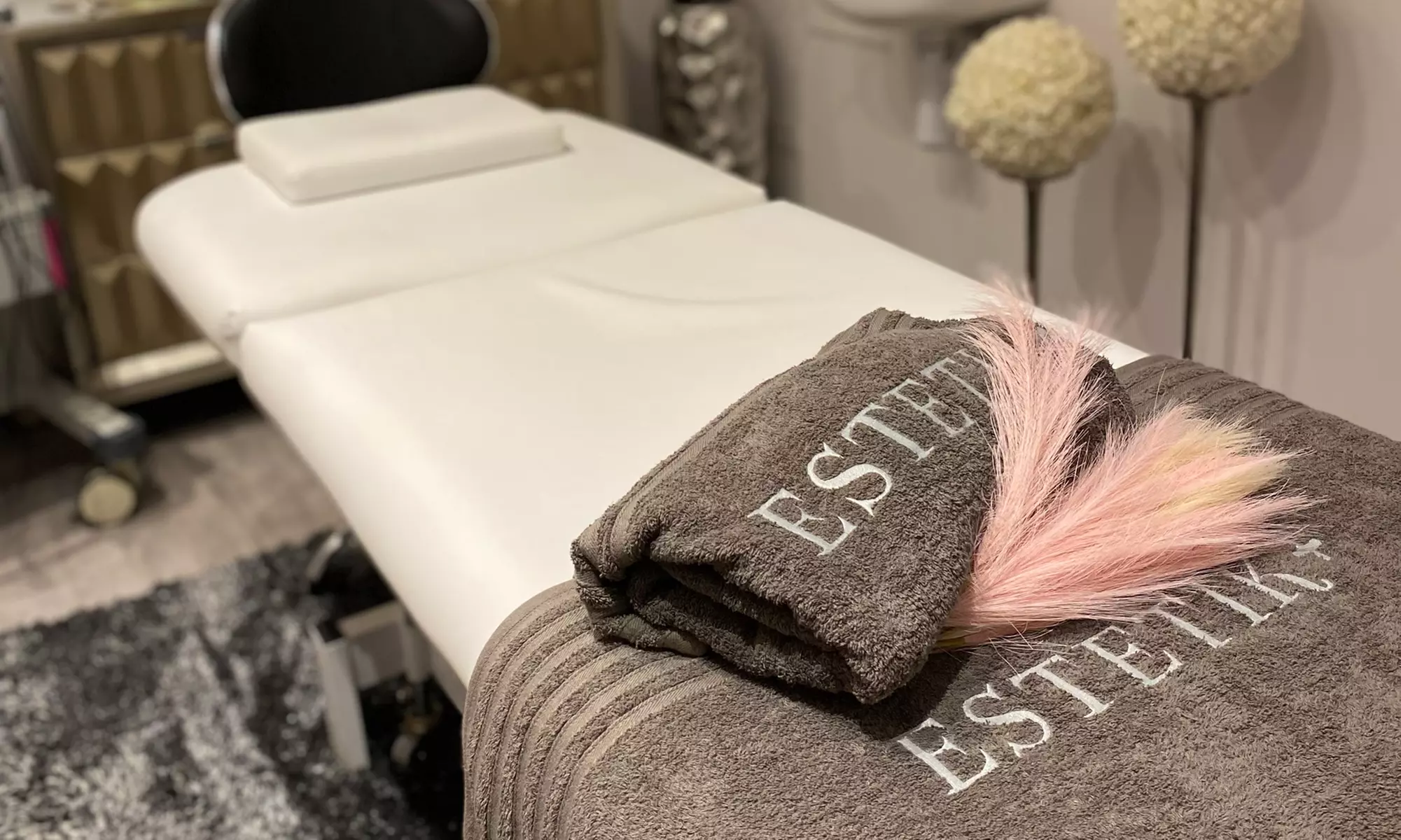 Consigue un rostro radiante en Clínica Estetik+