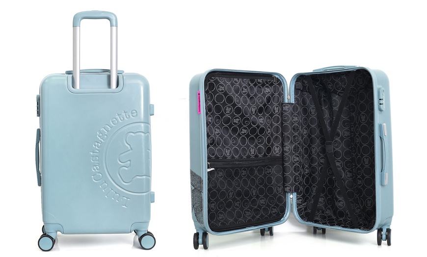 Image 13: Three-Piece Luggage Set