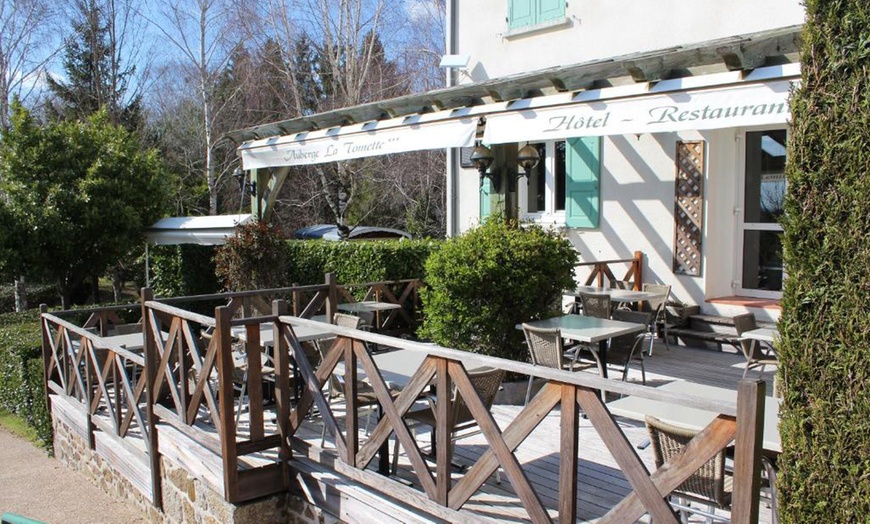 Image 12: Auvergne : chambre double avec petit-déjeuner, dîner et accès spa