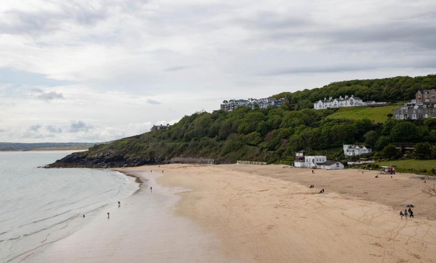 Image 1: St. Ives: Double Room with Breakfast