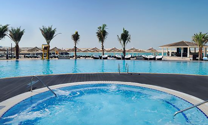 Image 2: 5* Pool and Beach Access at InterContinental Hotel