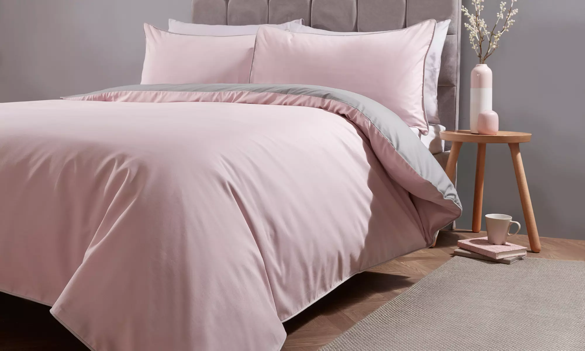 Parure de lit bicolore en polycoton, finition piping - Primary Image