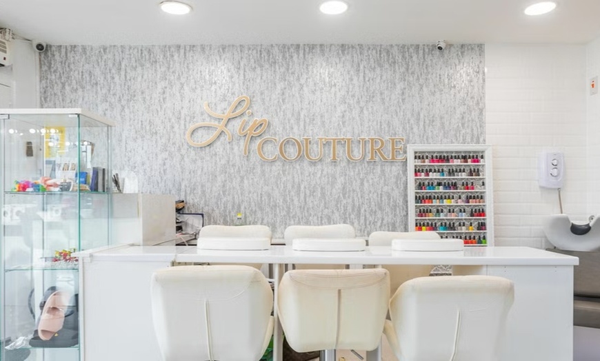 Image 2: Spray Tan with a Wax and Tint