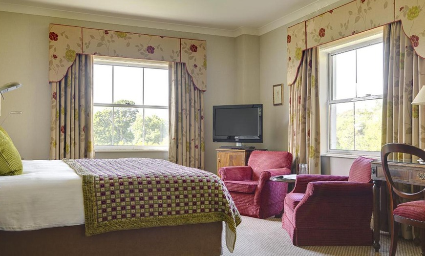 Image 2: Co. Monaghan: 1- or 2-Night 4* Stay with Bubbly