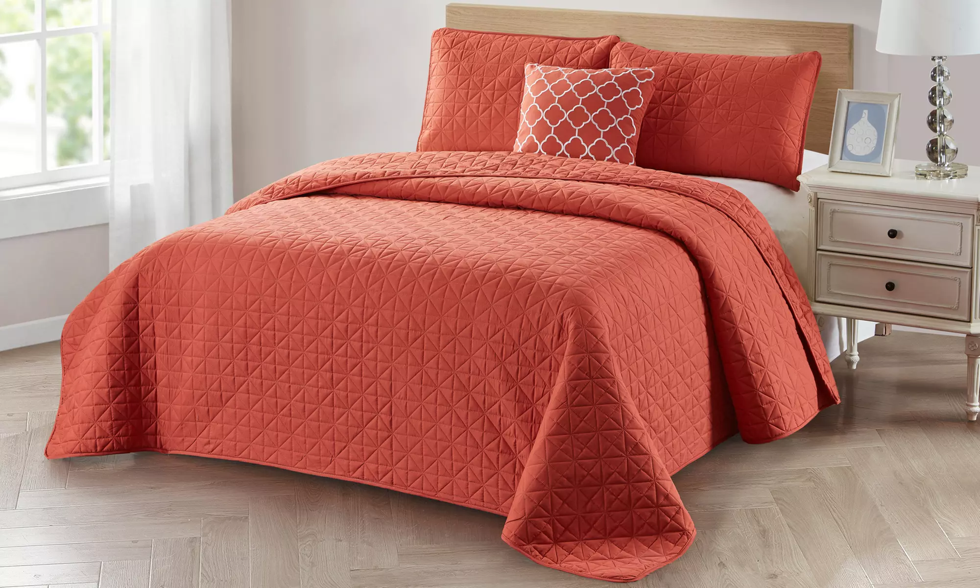 Bibb Home Solid Reversible Quilt Sets with Dec Pillows (4-Piece) - Primary Image