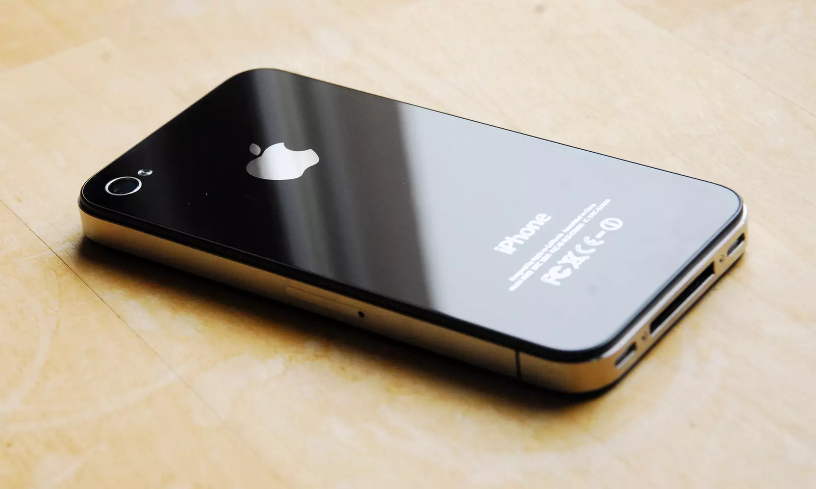 iPhone 4 or 4s Screen Replacement from Cellphonerepaircorner (50% Off) - Primary Image