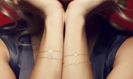 Bracciale realizzato con cristalli Swarovski® e ciondolo in pasta di corallo, disponibile in 3 colori e vari modelli