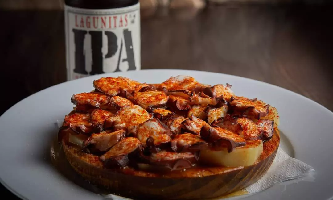 Menú de carne a la brasa para 2 o 4 personas en La Casa Gallega