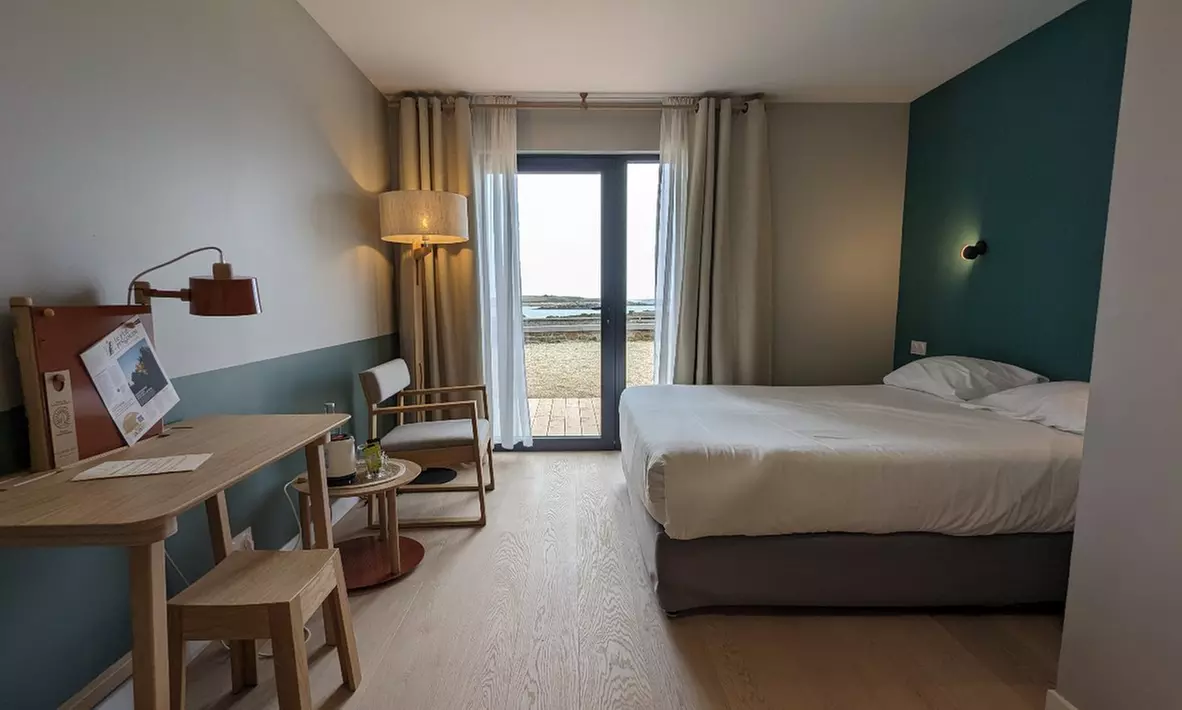 Plouguerneau : chambre double vue mer avec petit-déjeuner en option