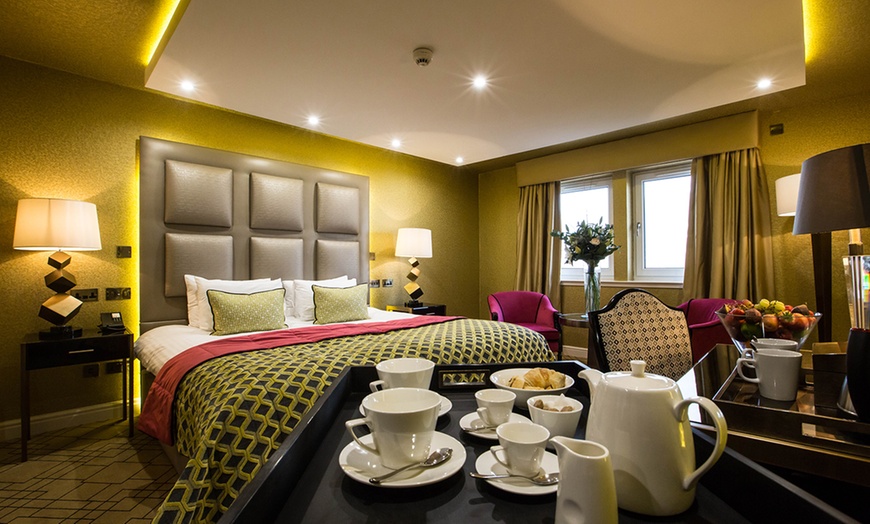 Image 3: Glasgow: Executive Room or Junior Suite