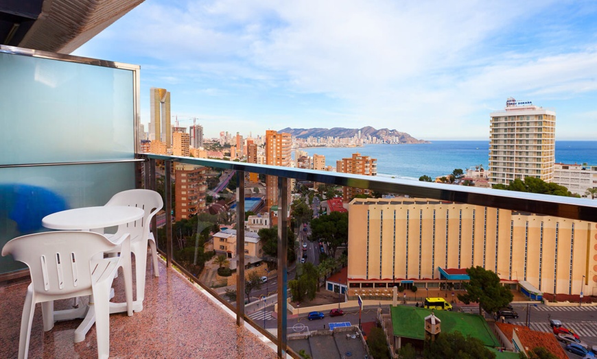 Image 7: Benidorm 4* : chambre standard, ½ pension, complète ou all inclusive