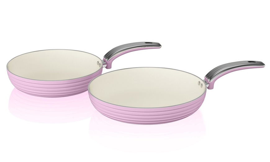 Image 18: Swan Retro Pans Set