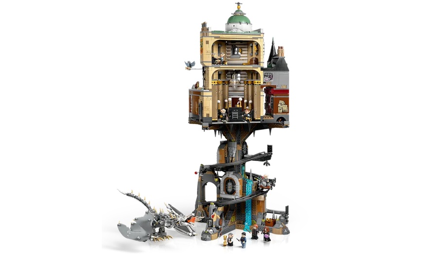 Image 4: LEGO Harry Potter™ Gringotts™ Wizarding Bank Collector’s Edition 76417