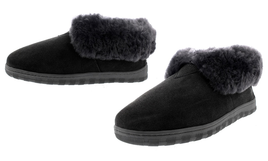 Image 26: Men's Sheepskin Slippers