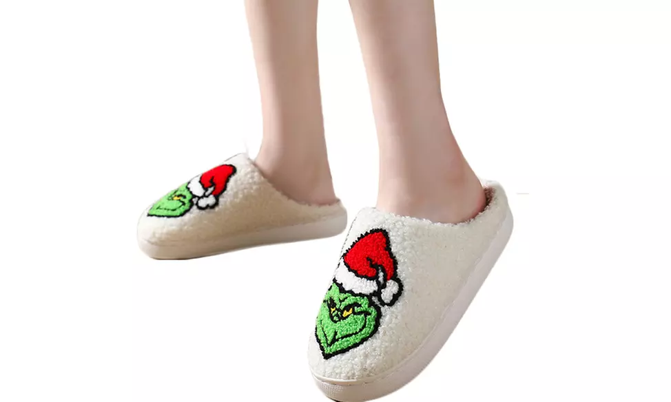 Pantofole in stile natalizio ispirate al Grinch