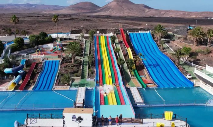 Diversión Acuática en Aquapark Costa Teguise Lanzarote