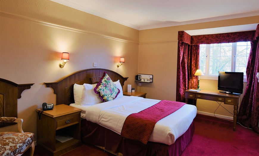 Image 3: Glasgow: 4* Double Room Stay with Breakfast