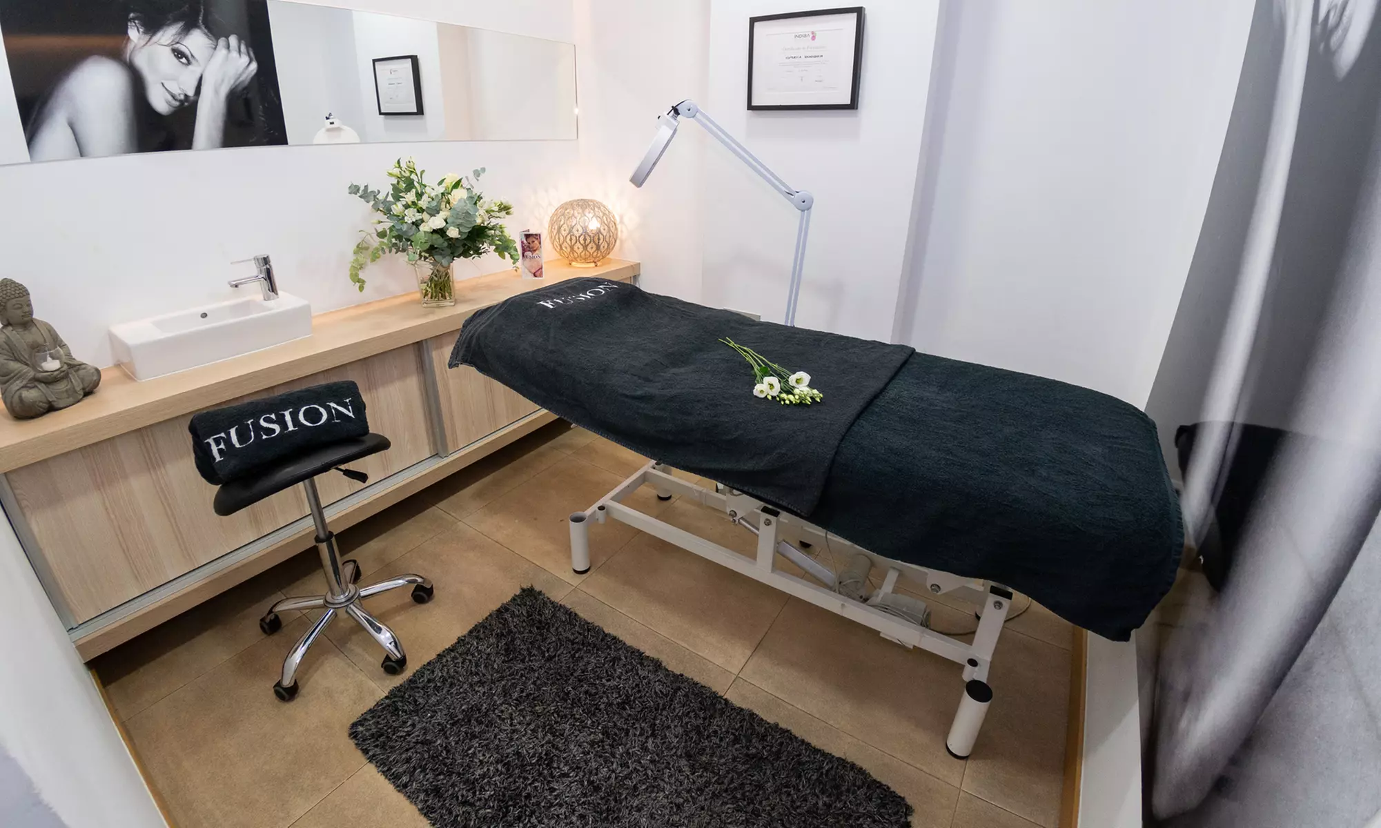 Tratamiento facial Premier 5 regenerador para 1 o 2 personas desde 24,90 € en Clínicas Láser Fusión - Second Medium