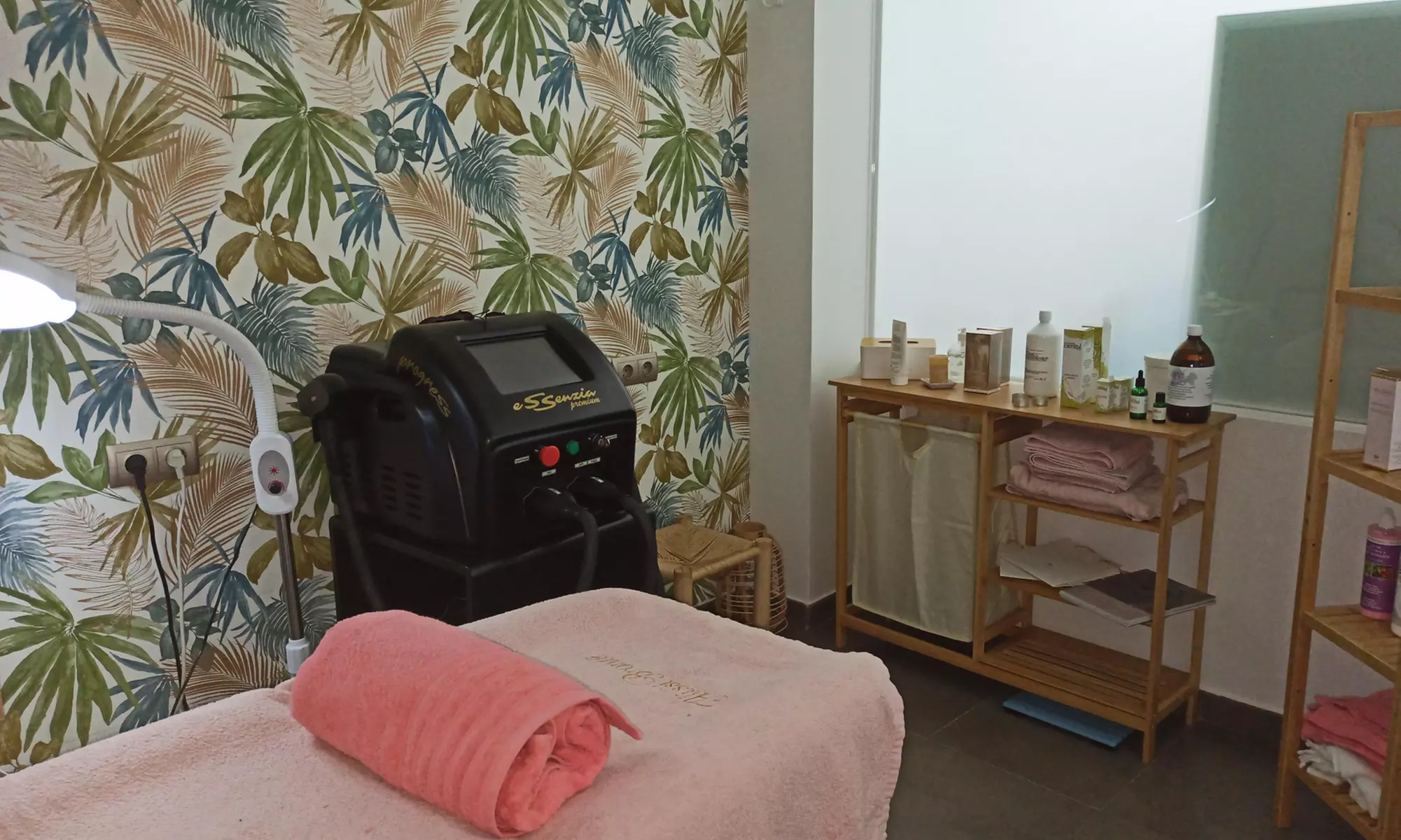 Limpieza facial y tratamiento antiaging en P de Paula Care & Hair