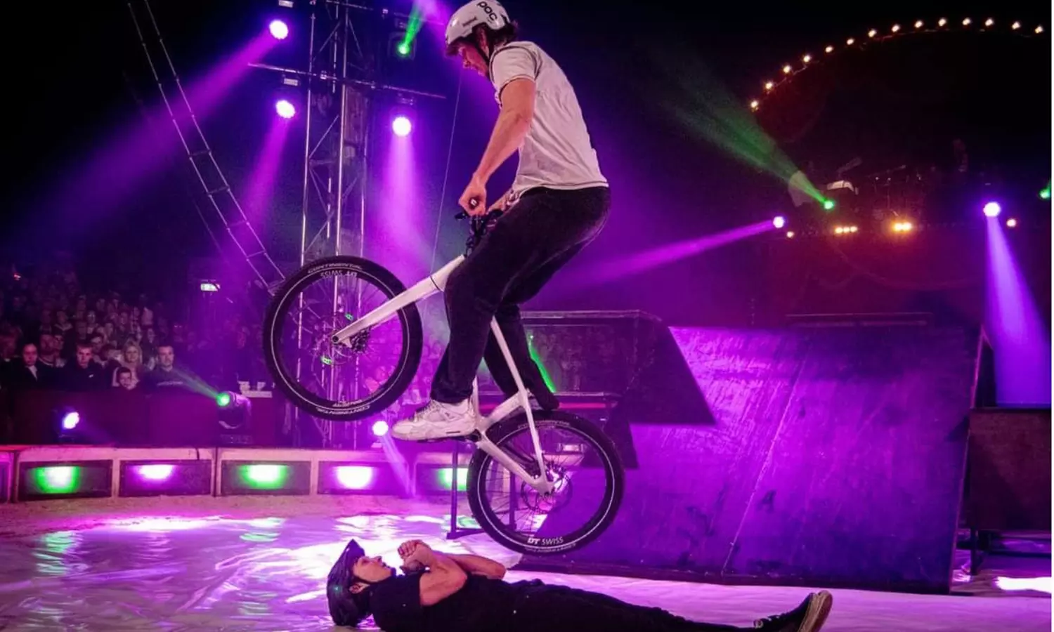 Ticket für spektakuläre Shows & Musik: 12. Krefelder Weihnachtscircus