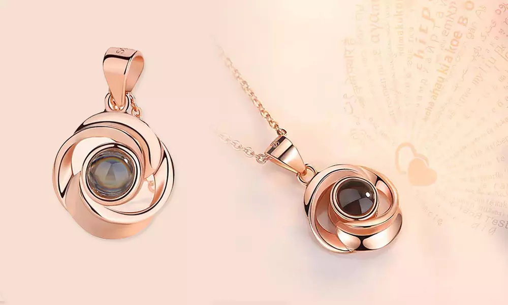 Halskette mit Projektion