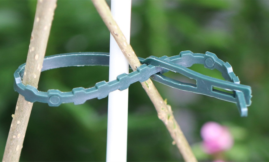 Image 4: 31-piece Reusable Garden Wire, Ties and Plant Clips Set