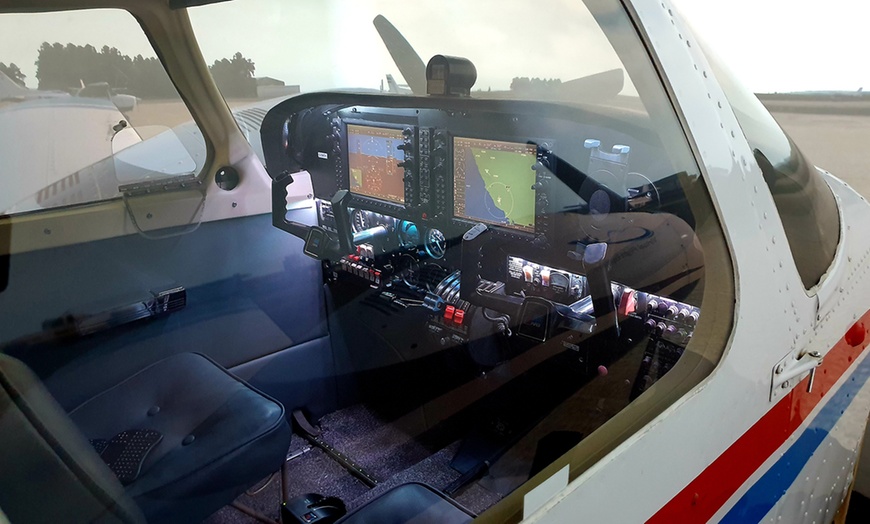 Image 3: Flight Simulator Experience